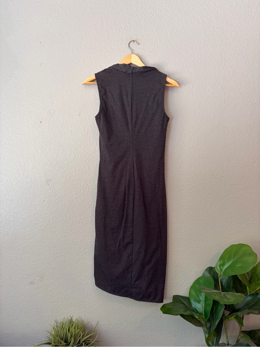 Athleta Gray Black Sleeveless Midi Dress with Front Knot Size XS - Picture 2 of 4
